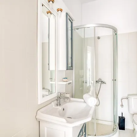 Zeos - Cycladic House Close To The Villa