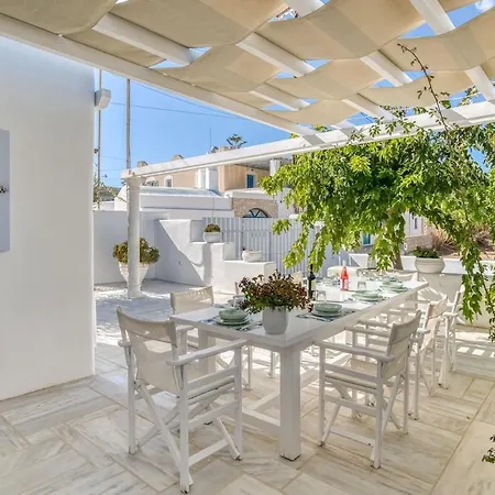 Villa Zeos - Cycladic House Close To The Ambelas