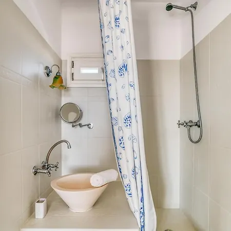 Zeos - Cycladic House Close To The * Ambelas