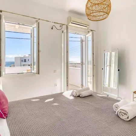 Villa Zeos - Cycladic House Close To The