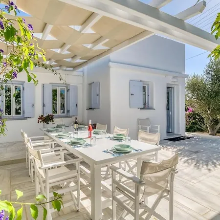 Zeos - Cycladic House Close To The Villa *