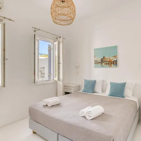 Zeos - Cycladic House Close To The Villa Ambelas