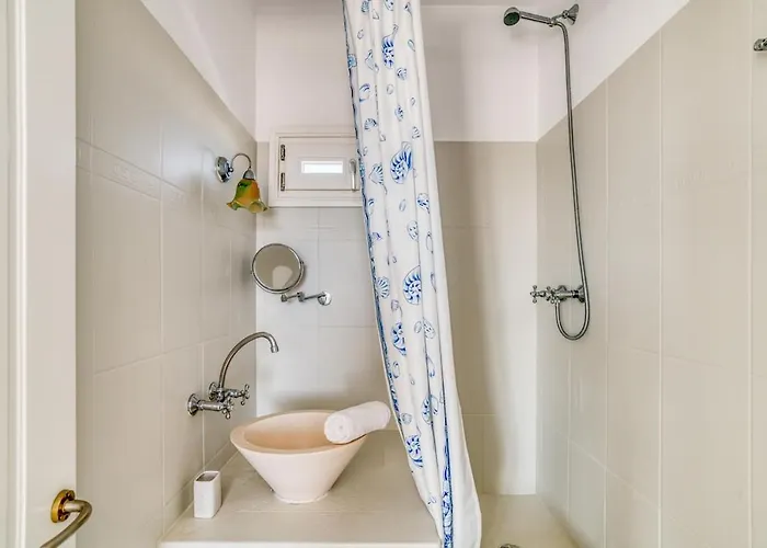 Zeos - Cycladic House Close To The * Ampelas