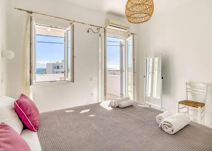 Villa Zeos - Cycladic House Close To The