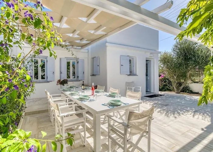 Zeos - Cycladic House Close To The Villa *