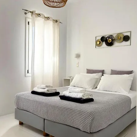 Villa Zeos - Cycladic House Close To The