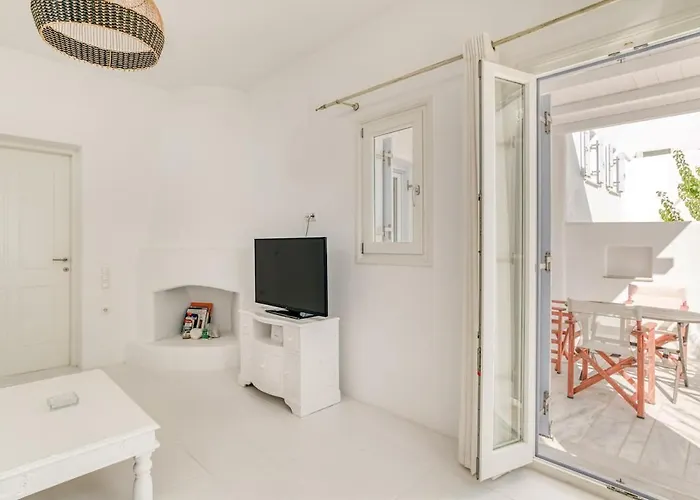 Zeos - Cycladic House Close To The Villa *