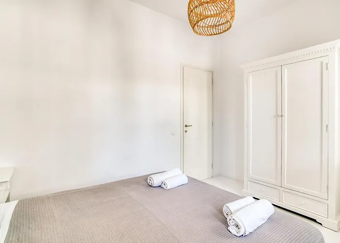 Villa Zeos - Cycladic House Close To The Ambelas