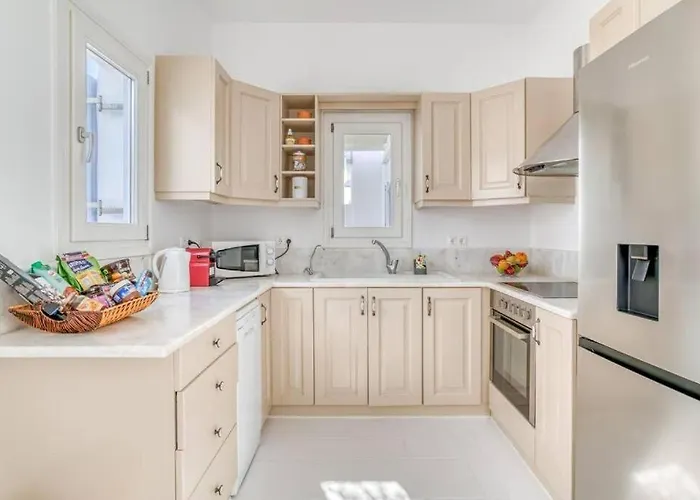 Zeos - Cycladic House Close To The Villa Ambelas