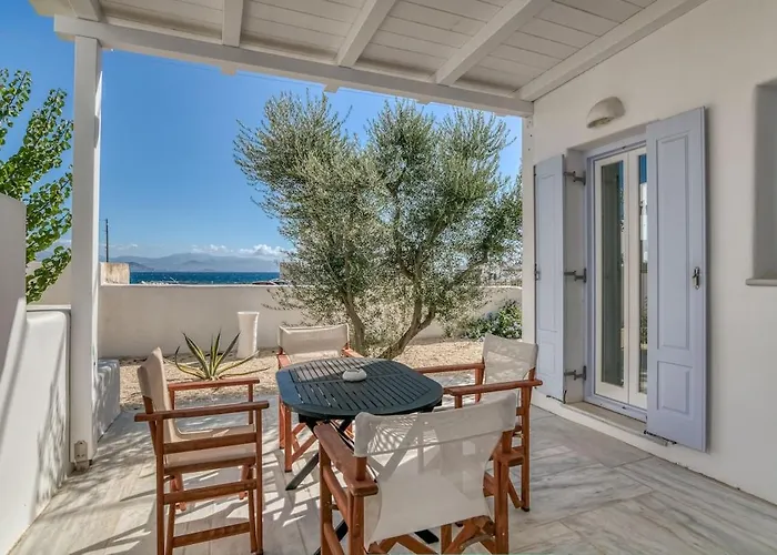 Villa Zeos - Cycladic House Close To The Ambelas